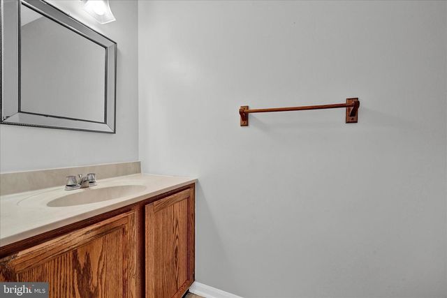 621 KENNEY LN, Brookhaven, PA 19015