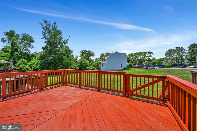 621 KENNEY LN, Brookhaven, PA 19015