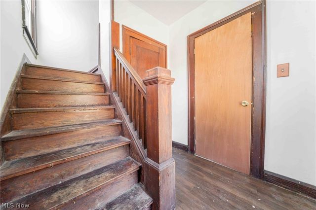 1318 Middle Avenue, Elyria, OH 44035