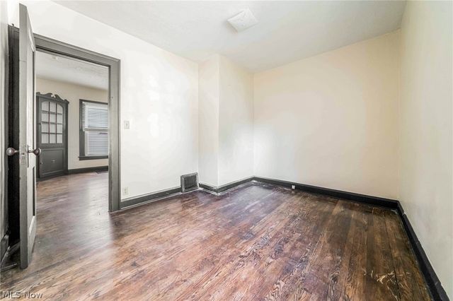1318 Middle Avenue, Elyria, OH 44035