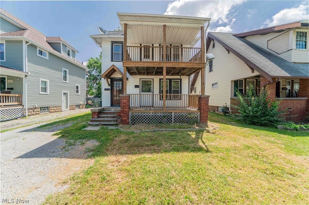 1318 Middle Avenue, Elyria, OH 44035
