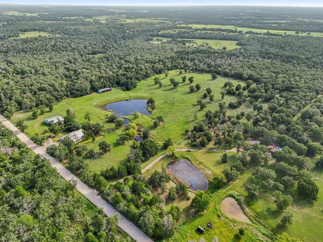 1476 County Road 302, Elgin, TX 78621