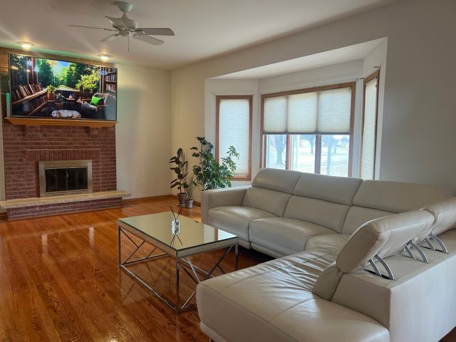 617 The Hague, Peotone, IL 60468