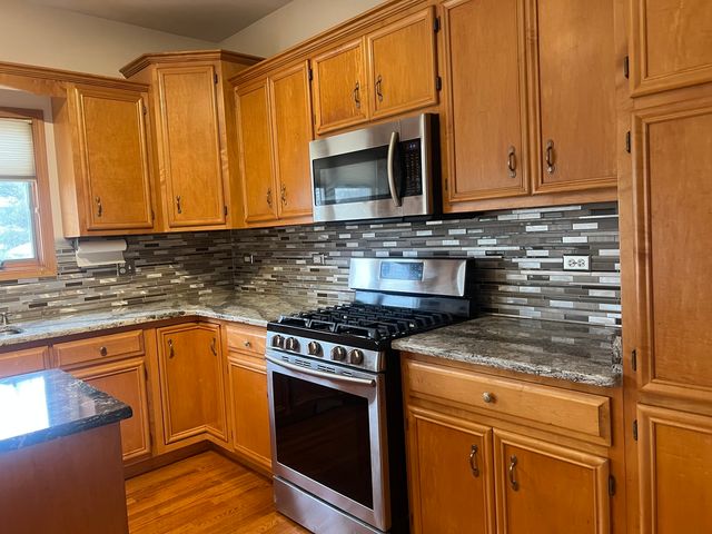 617 The Hague, Peotone, IL 60468