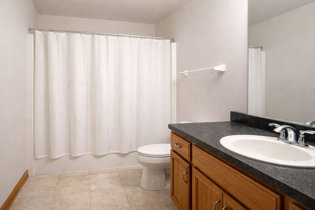 617 The Hague, Peotone, IL 60468