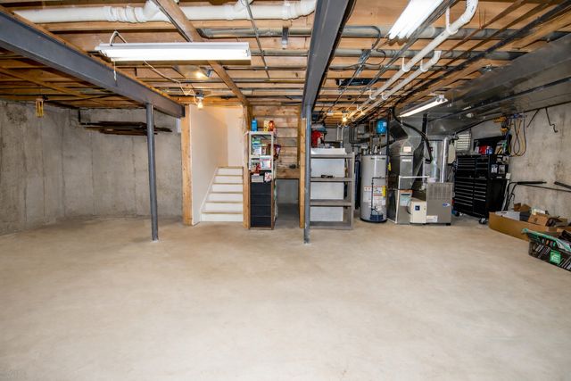 617 The Hague, Peotone, IL 60468