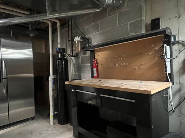 617 The Hague, Peotone, IL 60468