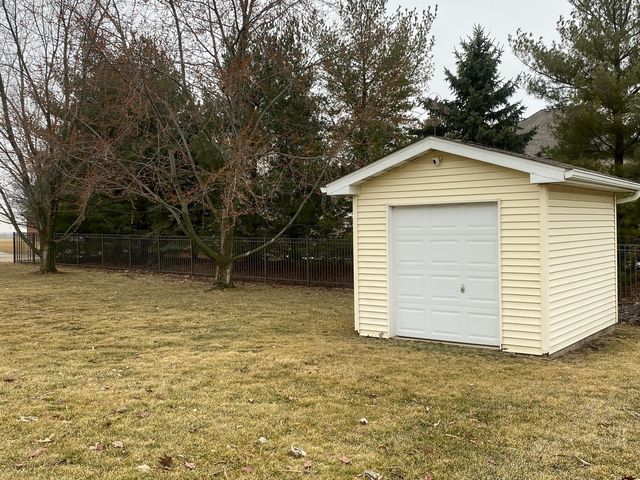 617 The Hague, Peotone, IL 60468