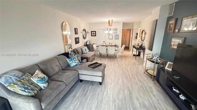 1965 S Ocean Dr 5D, Hallandale Beach, FL 33009