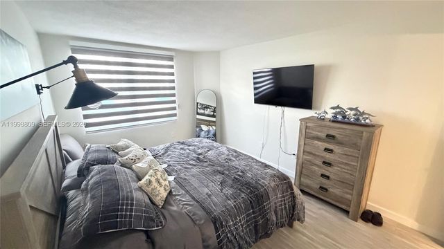 1965 S Ocean Dr 5D, Hallandale Beach, FL 33009