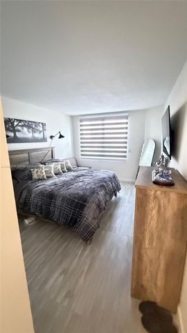 1965 S Ocean Dr 5D, Hallandale Beach, FL 33009