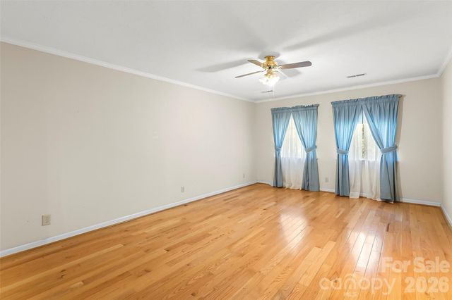 512 Paxton Creek Road, Marion, NC 28752