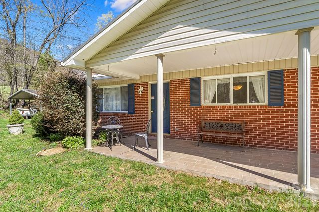 512 Paxton Creek Road, Marion, NC 28752