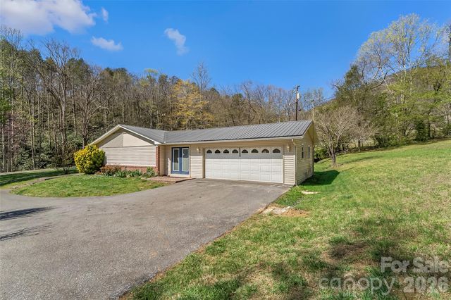 512 Paxton Creek Road, Marion, NC 28752