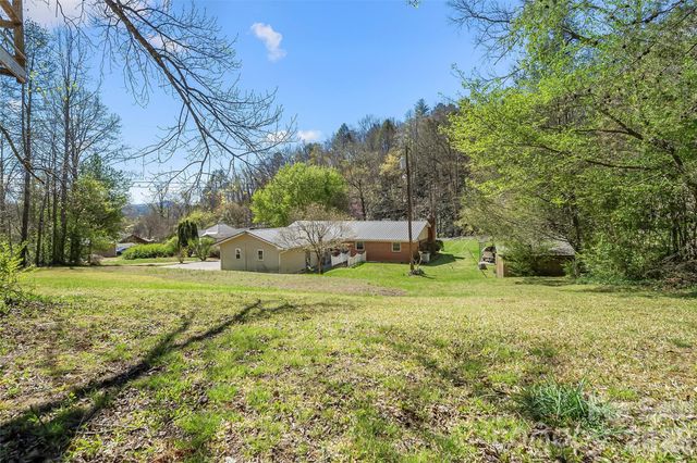 512 Paxton Creek Road, Marion, NC 28752