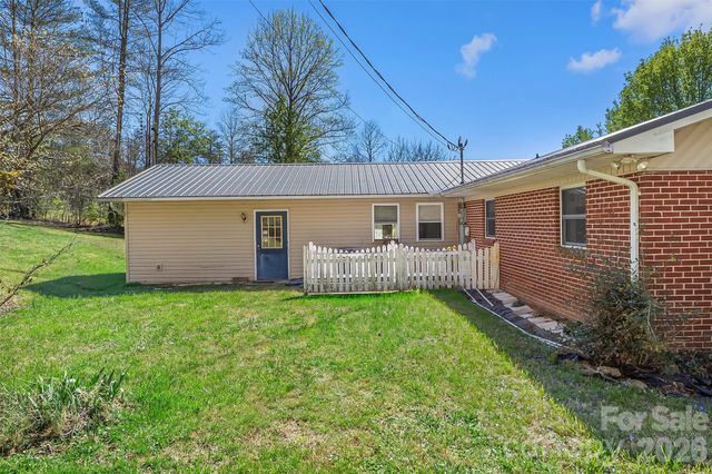 512 Paxton Creek Road, Marion, NC 28752