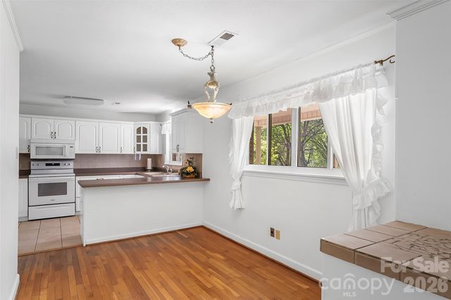 512 Paxton Creek Road, Marion, NC 28752