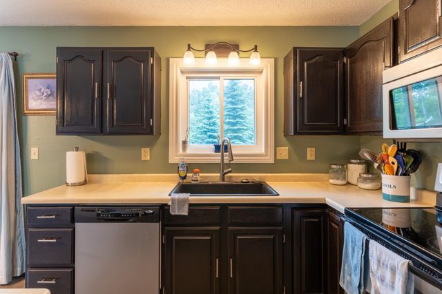 2858 26th Street Circle S, Moorhead, MN 56560