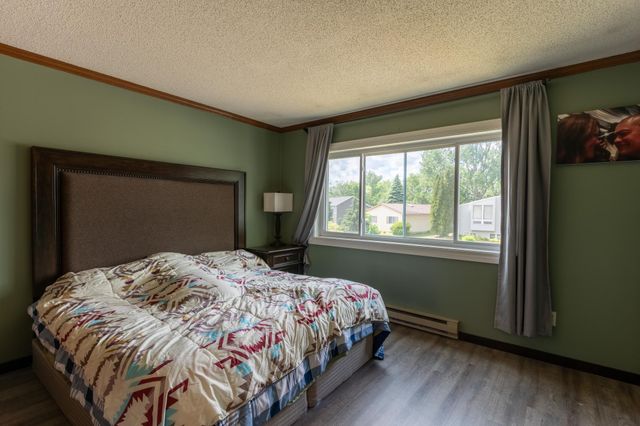 2858 26th Street Circle S, Moorhead, MN 56560