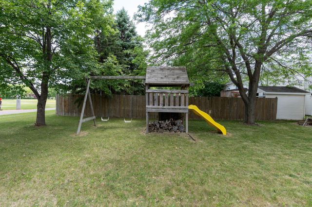 2858 26th Street Circle S, Moorhead, MN 56560