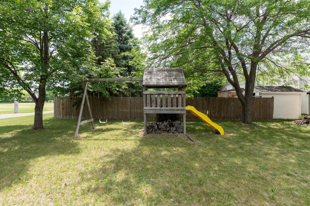 2858 26th Street Circle S, Moorhead, MN 56560