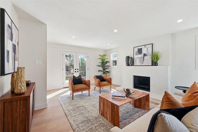 2910 Locust Street, Denver, CO 80207