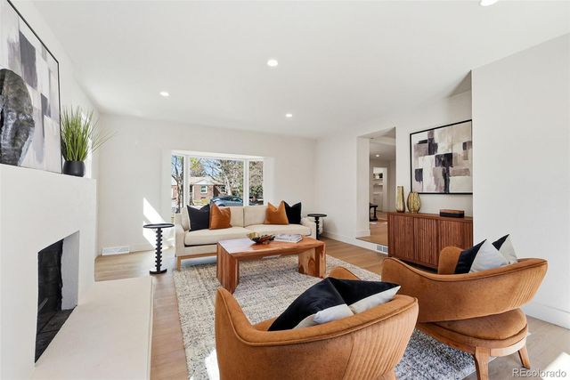 2910 Locust Street, Denver, CO 80207