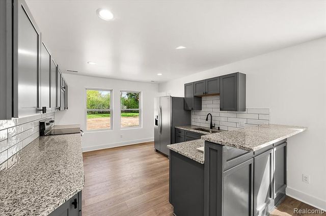 6165 Woodsdale Drive, Grand Blanc, MI 48439
