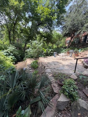 3016 Mahanna Springs Drive C, Dallas, TX 75235