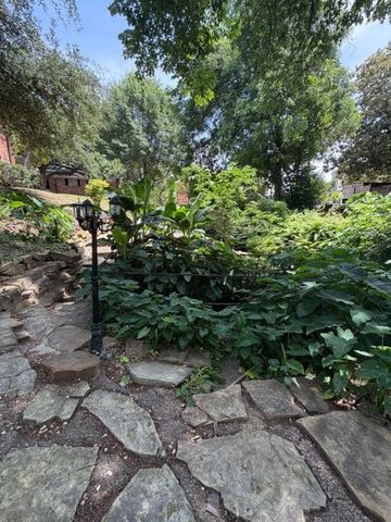 3016 Mahanna Springs Drive C, Dallas, TX 75235