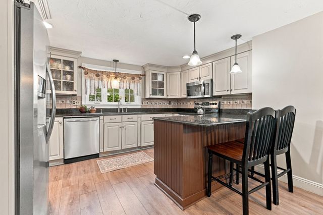 135 Newland, Norton, MA 02766