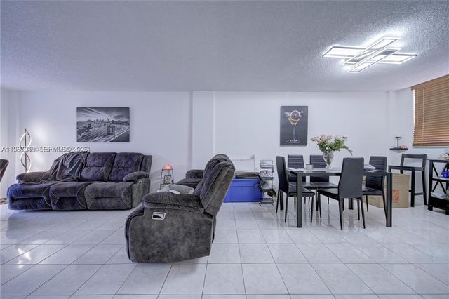 14140 SW 84th St 101-H, Miami, FL 33183