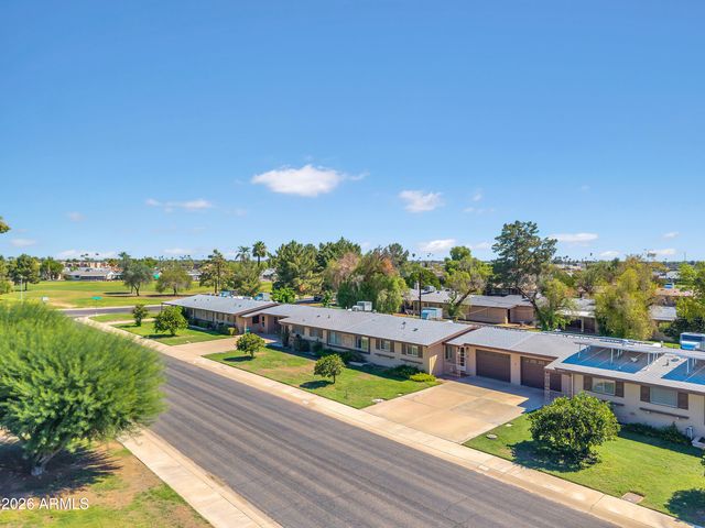 10013 W LAKEVIEW Circle N, Sun City, AZ 85351
