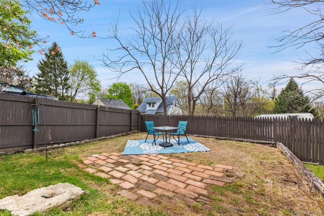 198A Locust Avenue, Cortlandt Manor, NY 10567