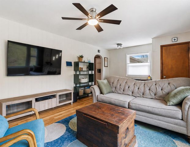 198A Locust Avenue, Cortlandt Manor, NY 10567
