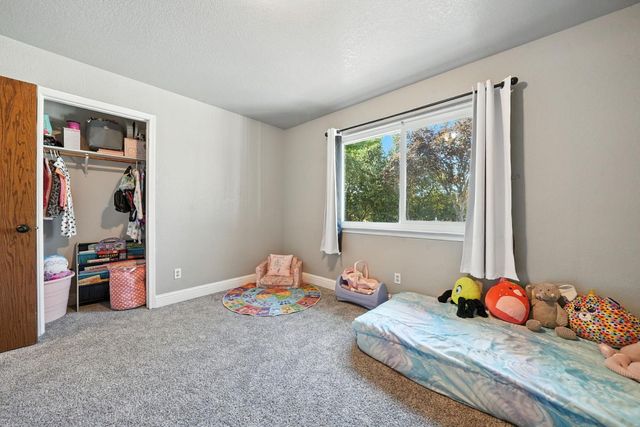 9680 Warren Rd, Valley Springs, CA 95252