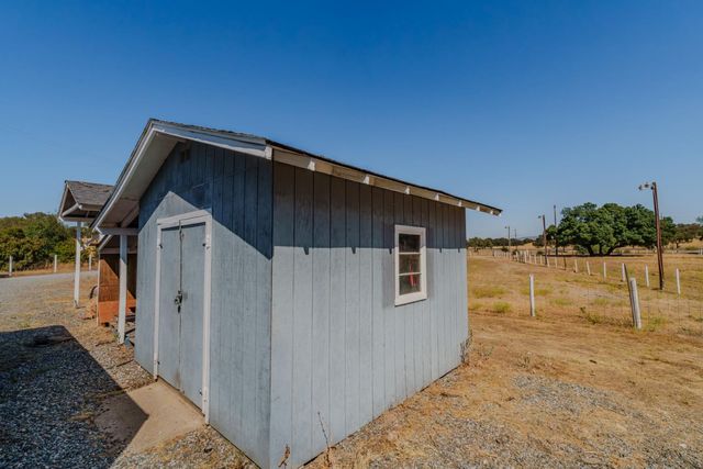 9680 Warren Rd, Valley Springs, CA 95252