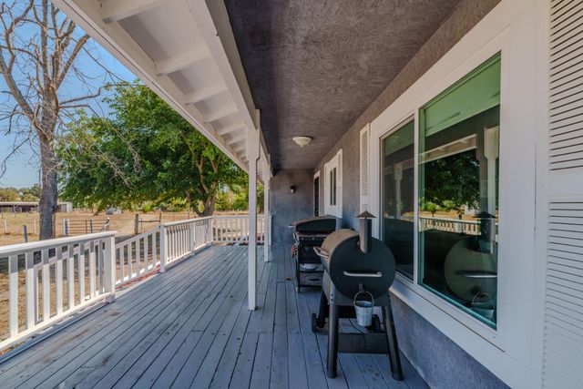 9680 Warren Rd, Valley Springs, CA 95252