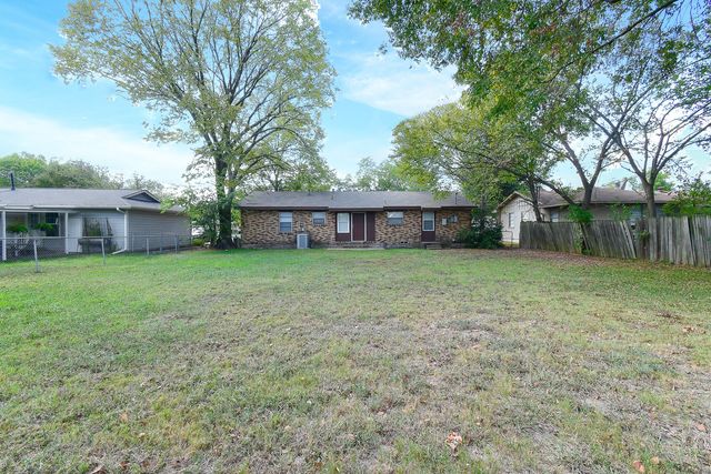 1304 Skyline Drive, Greenville, TX 75401