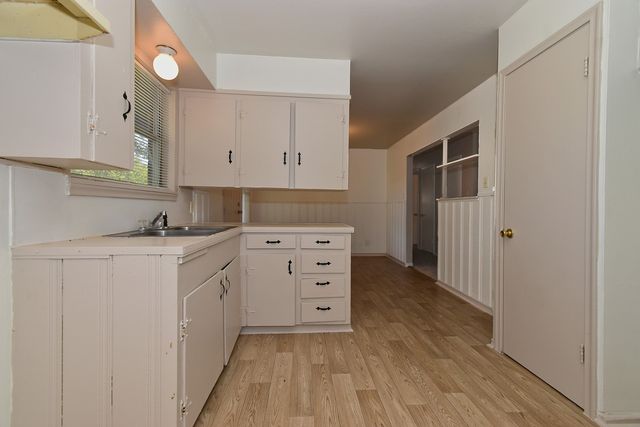 1304 Skyline Drive, Greenville, TX 75401