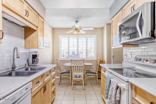 10110 N 97TH Drive A, Peoria, AZ 85345