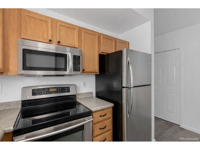 18242 E Flora Pl B, Aurora, CO 80013