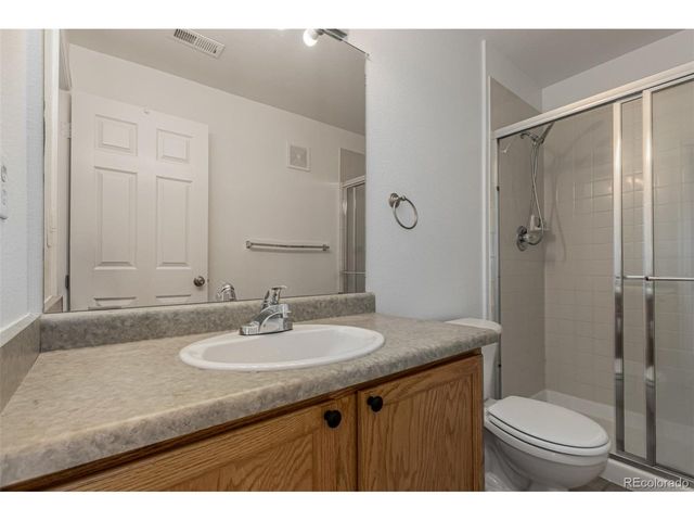 18242 E Flora Pl B, Aurora, CO 80013