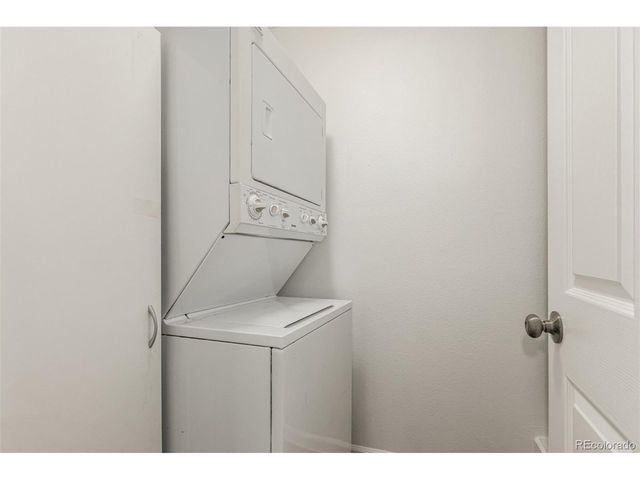 18242 E Flora Pl B, Aurora, CO 80013