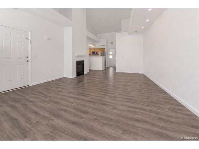 18242 E Flora Pl B, Aurora, CO 80013