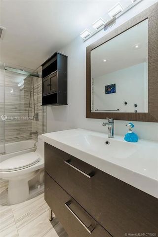 219 NE 14th Ave 307, Hallandale Beach, FL 33009