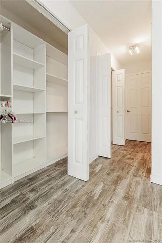 219 NE 14th Ave 307, Hallandale Beach, FL 33009