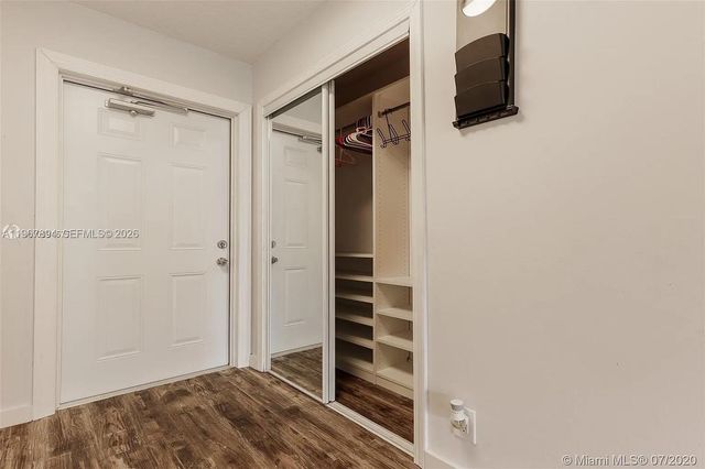 219 NE 14th Ave 307, Hallandale Beach, FL 33009