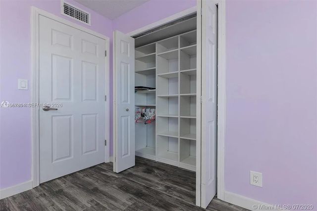 219 NE 14th Ave 307, Hallandale Beach, FL 33009