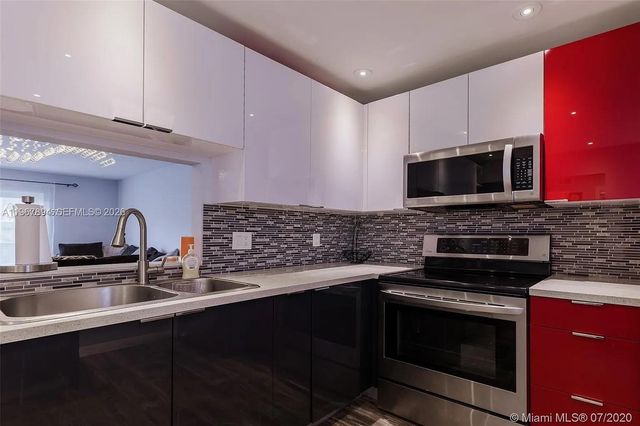 219 NE 14th Ave 307, Hallandale Beach, FL 33009